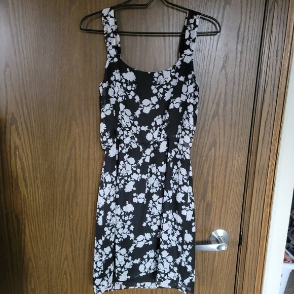 White House Black Market Summer Dress Size 2 Black and White Floral Dress - Picture 6 of 16